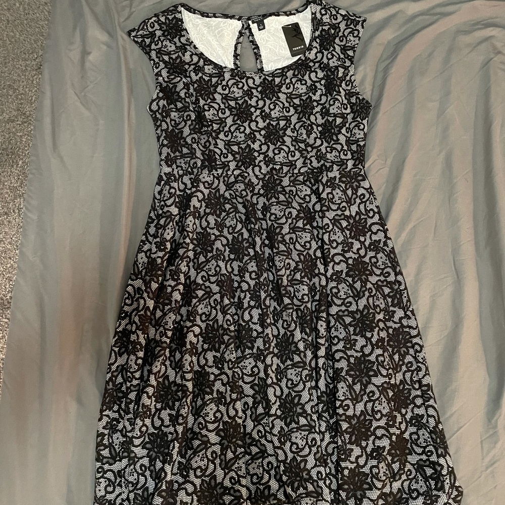 Beautiful comfy lace pattern dress